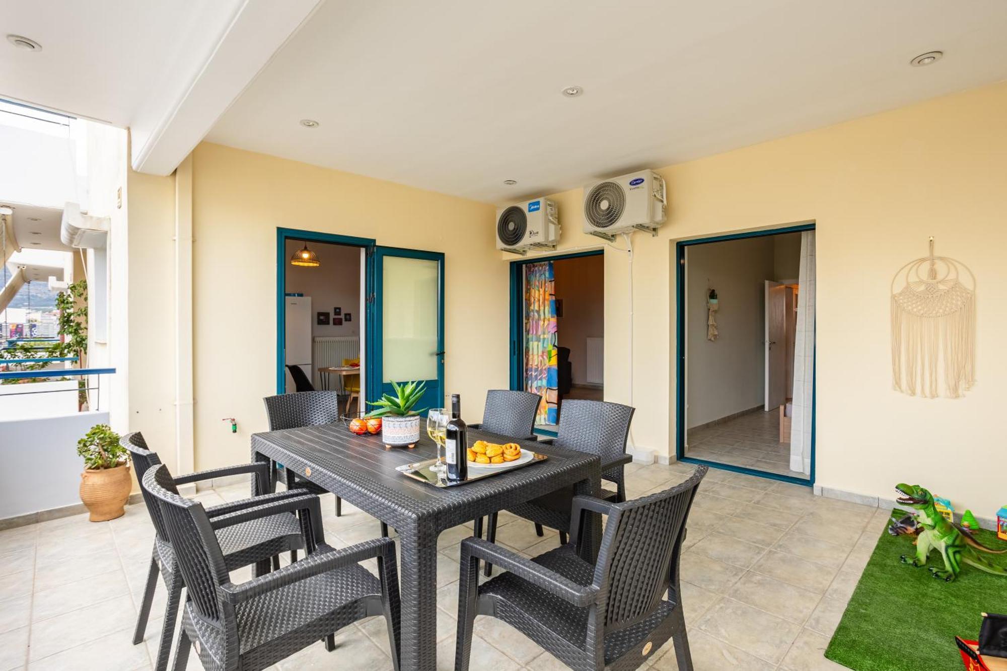 Jason City Escape - Cozy Urban Gem Kalamata Dış mekan fotoğraf